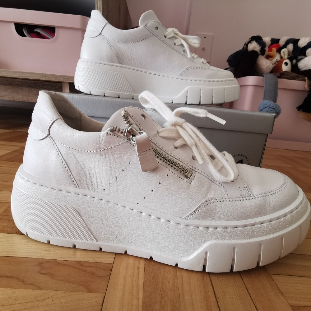 Gabor White Leather Lace-Up Sneakers with Side Zipper